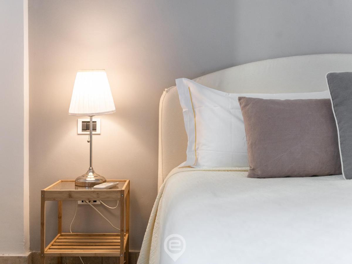 Mirabel Apartment - Wonderful Flat In City Center Cagliari Eksteriør bilde
